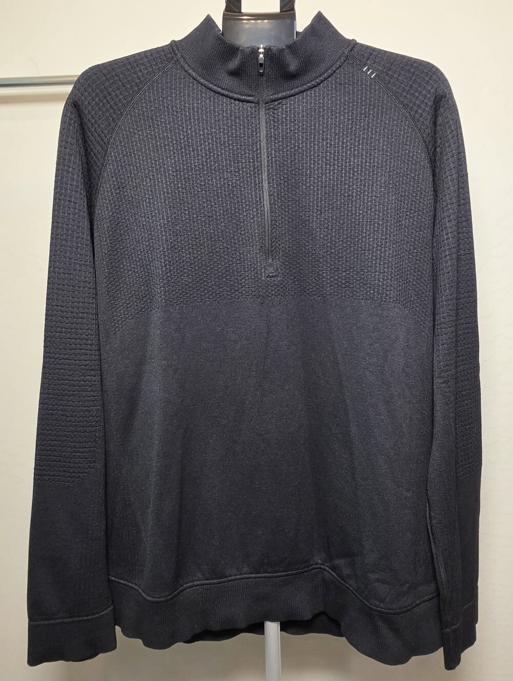 Mens Lululemon Engineered Warmth Half Zip in Black